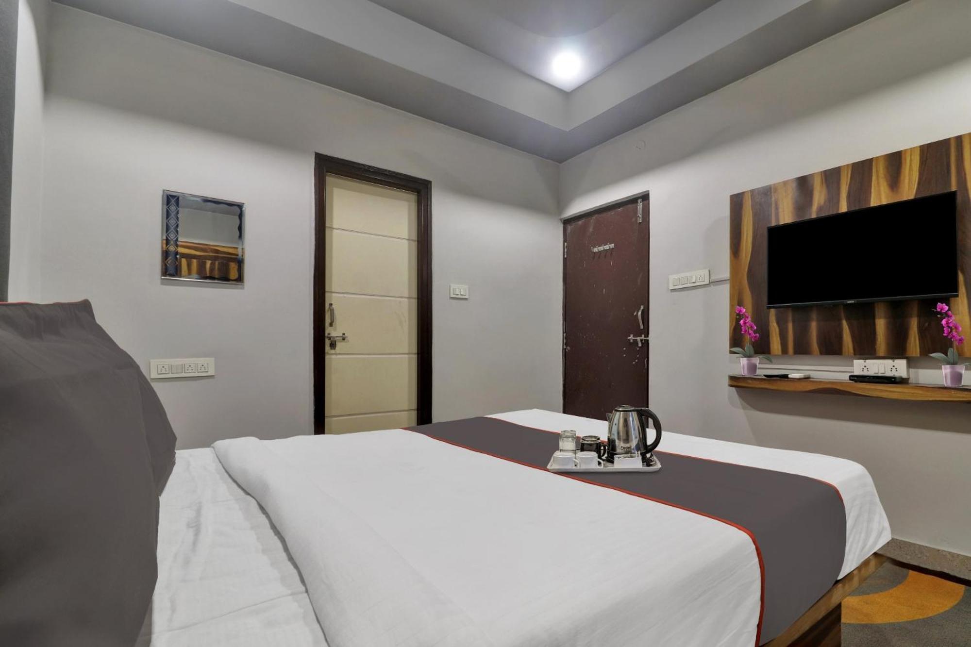 Hotel Super Townhouse Rcc Blizz Kondapur  Exteriér fotografie